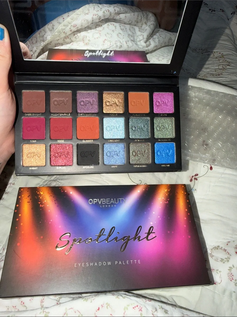 Spotlight Eyeshadow Palette - Multicolor